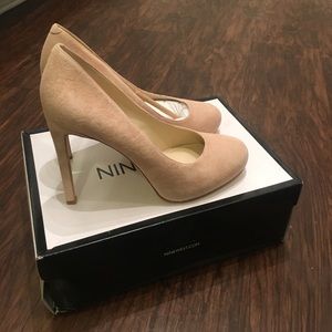 Nine West dusty rose suede pump